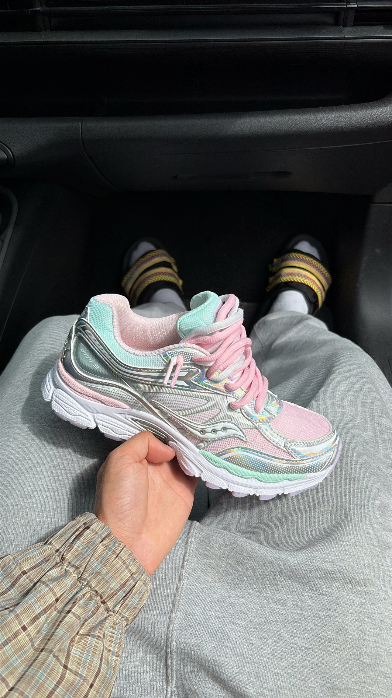Saucony Omni 9 Pink Chrome Custom